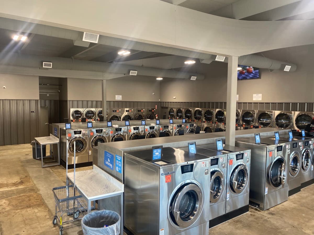 Jacksonville interior with Speed Queen washers